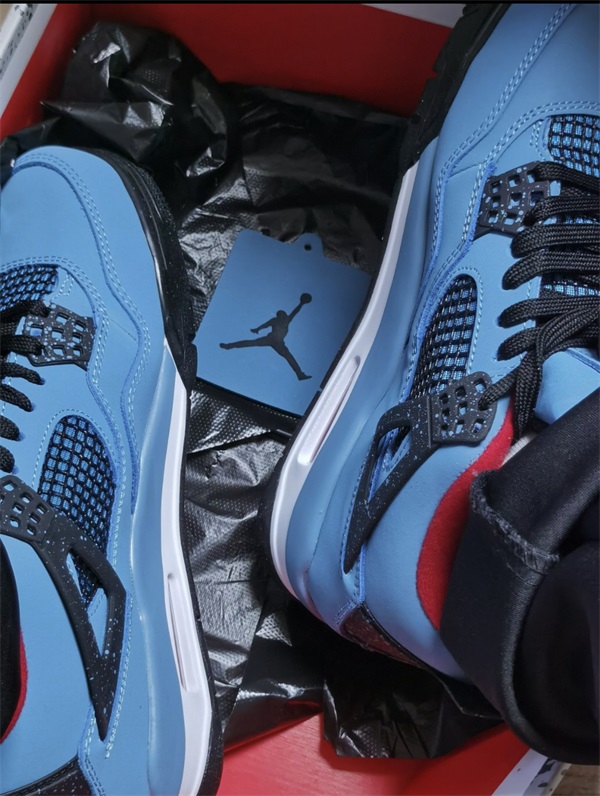 Air Jordan 4 Retro x Travis Scott 'Cactus Jack' photo review