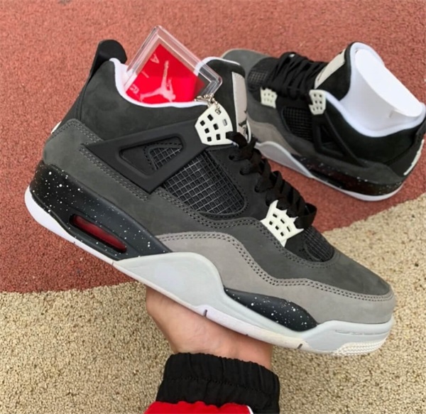 Air Jordan 4 Retro 'Fear' photo review