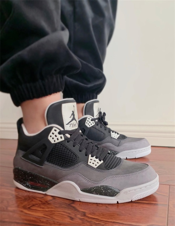 Air Jordan 4 Retro 'Fear' photo review