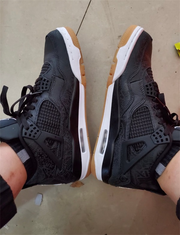 Air Jordan 4 Retro 'Black Laser' photo review