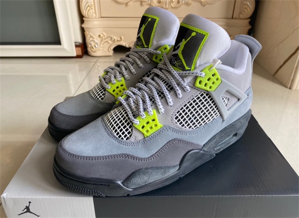 Air Jordan 4 Retro SE 'Neon 95' photo review