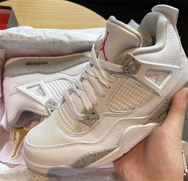 Air Jordan 4 Retro 'White Oreo' photo review